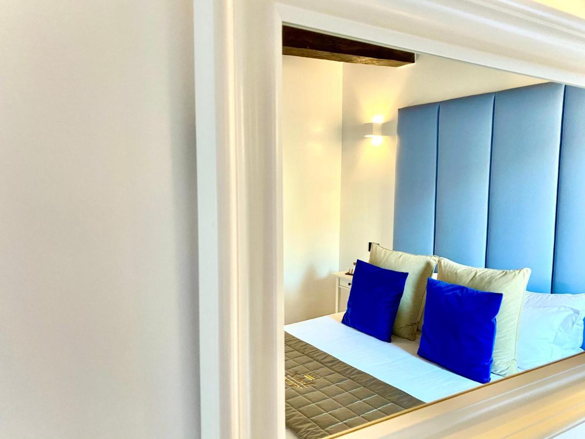 Palace Fontana Di Trevi Loft Рим Екстериор снимка